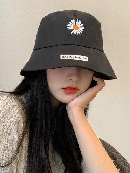 Текстилна рибарска шапка с бродерия