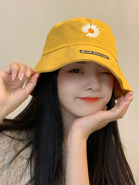 Текстилна рибарска шапка с бродерия