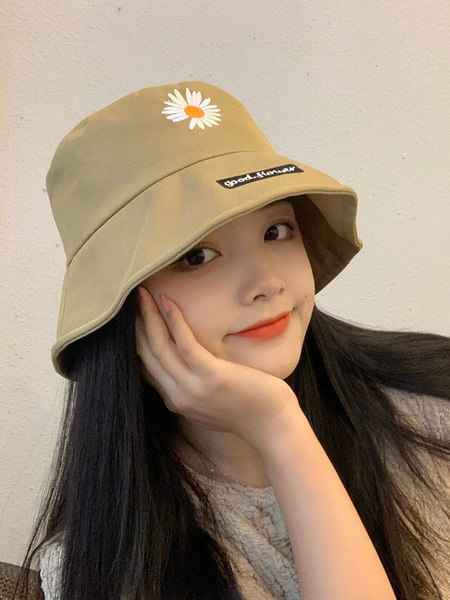 Текстилна рибарска шапка с бродерия