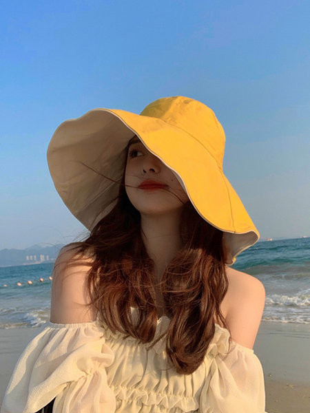 Дамска двулицева рибарска шапка