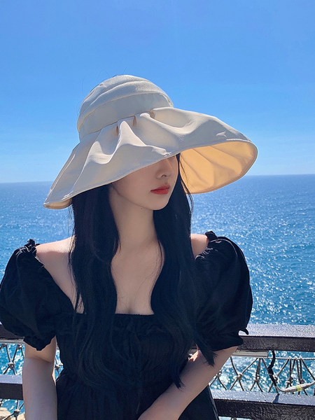 Текстилна лятна шапка с широка периферия