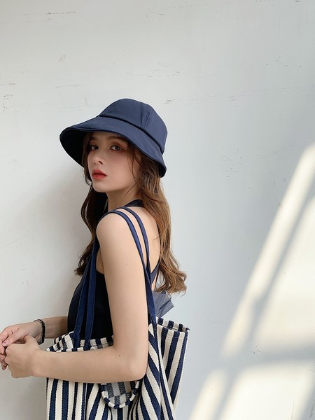 Дамска слънцезащитна шапка -изчистен модел