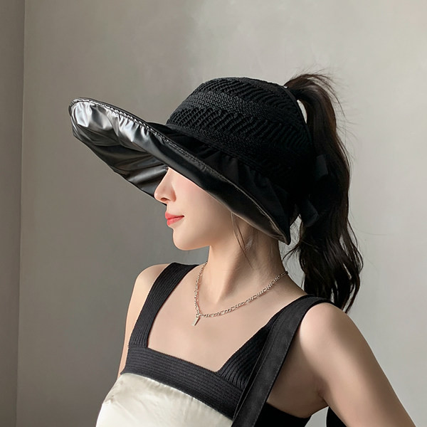 Дамска шапка с панделка и голяма периферия 