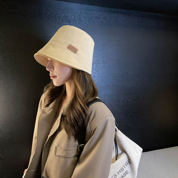 Дамска шапка в три цвята