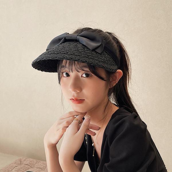 Дамска сламена козирка с панделка