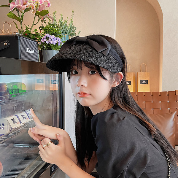 Дамска сламена козирка с панделка