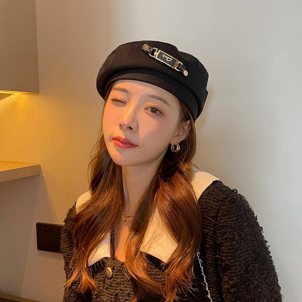 Naiste vabaaja baretimüts