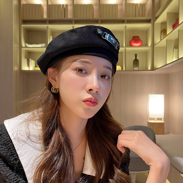 Naiste vabaaja baretimüts