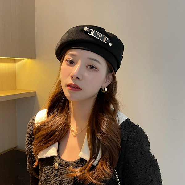 Naiste vabaaja baretimüts