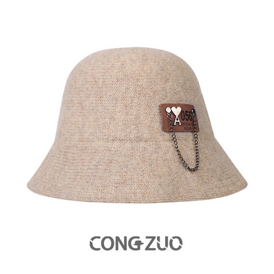 Ежедневна дамска шапка с периферия