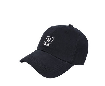 Γυναικείο καπέλο casual με γείσο και κεντητή επιγραφή