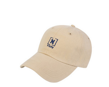 Γυναικείο καπέλο casual με γείσο και κεντητή επιγραφή