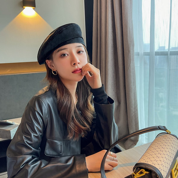 Naiste ühevärviline barettmüts