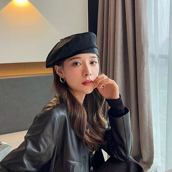 Naiste ühevärviline barettmüts