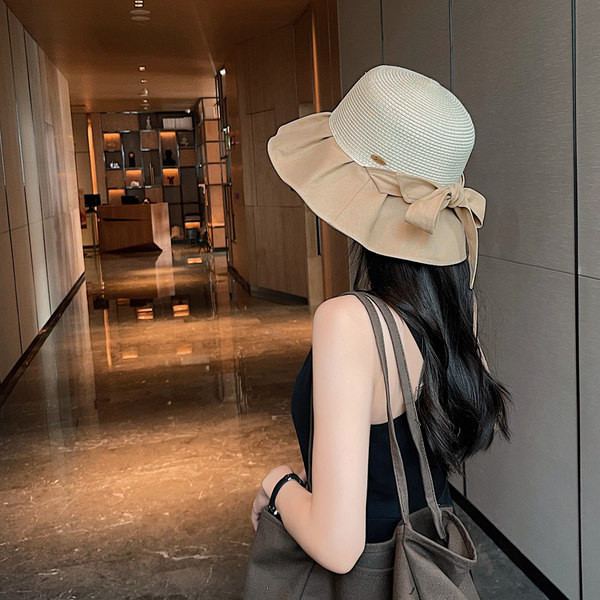 Laia äärega suvine õlgkübar