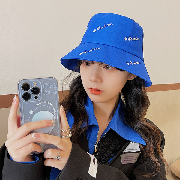 Текстилна дамска шапка с надписи -тип рибарска