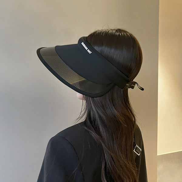 Uue mudeli laia äärega visiir