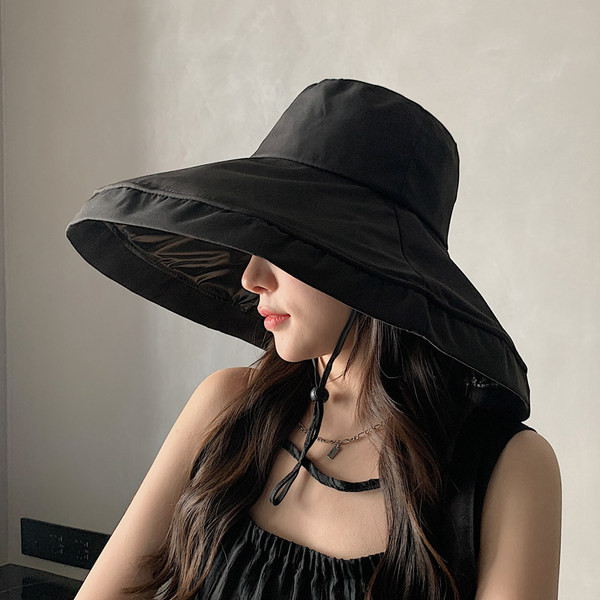 Лятна дамска шапка с широка периферия 