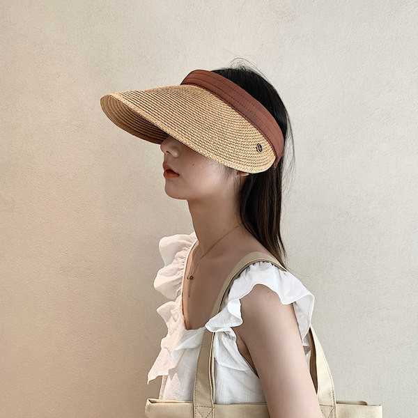 Лятна сламена козирка за жени