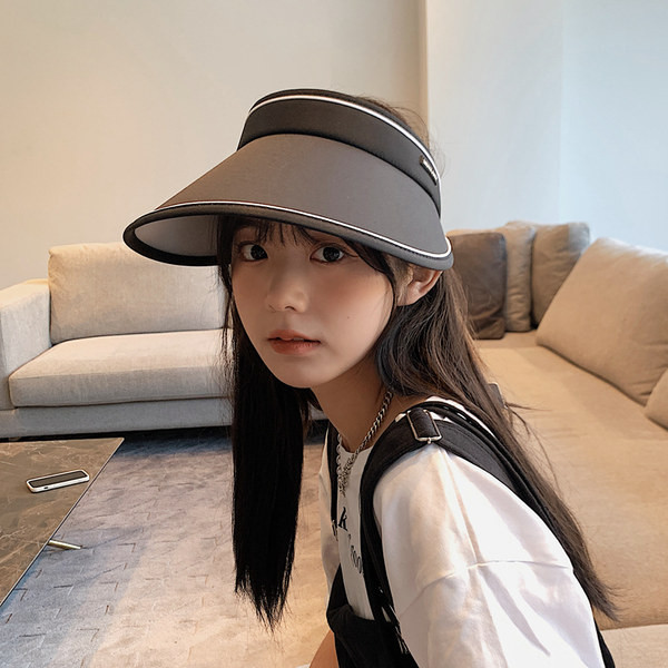 Päikesesirm valge ja must