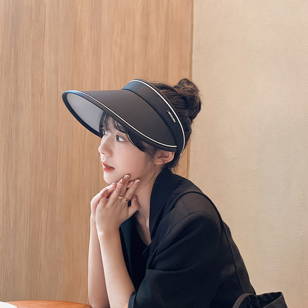 Päikesesirm valge ja must