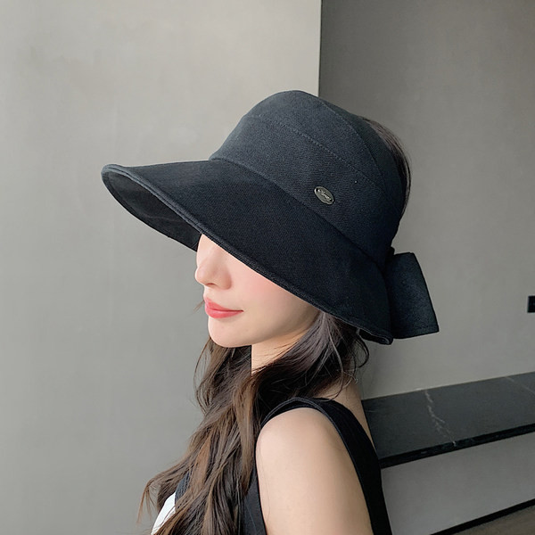 Модерна шапка с панделка за жени