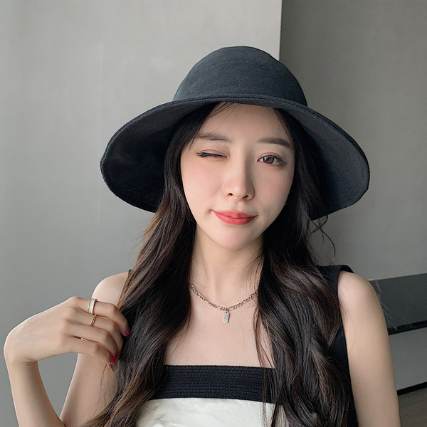 Модерна шапка с панделка за жени