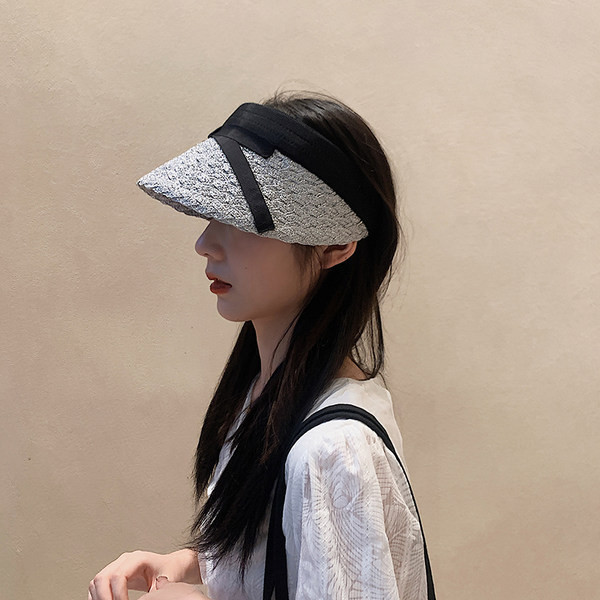 Дамска шапка козирка в три цвята