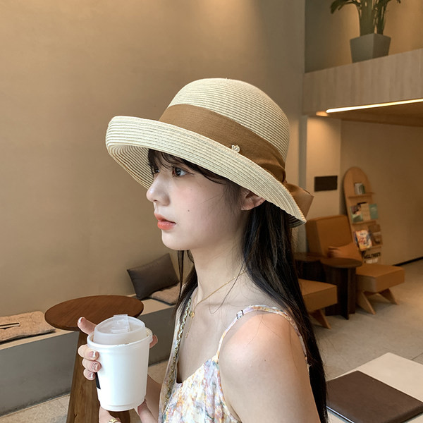 Слънцезащитна дамска сламена шапка с панделка