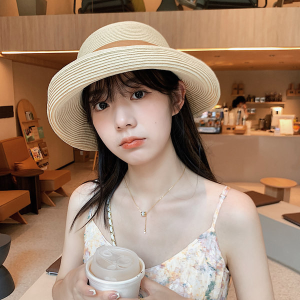 Слънцезащитна дамска сламена шапка с панделка