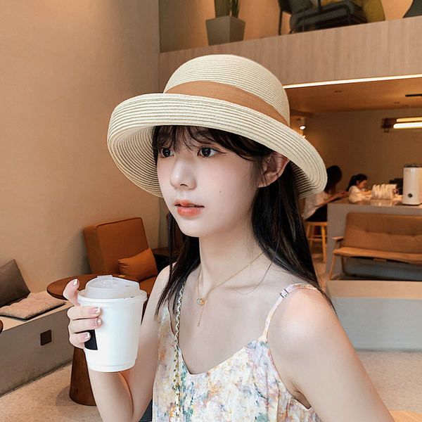 Слънцезащитна дамска сламена шапка с панделка