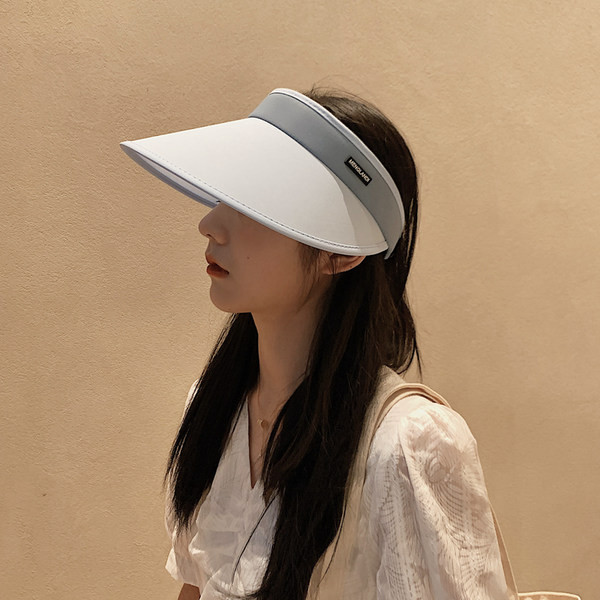 Дамска козирка в син и бял цвят