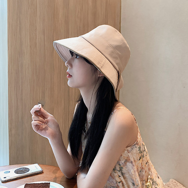 Naiste vabaaja müts paelaga