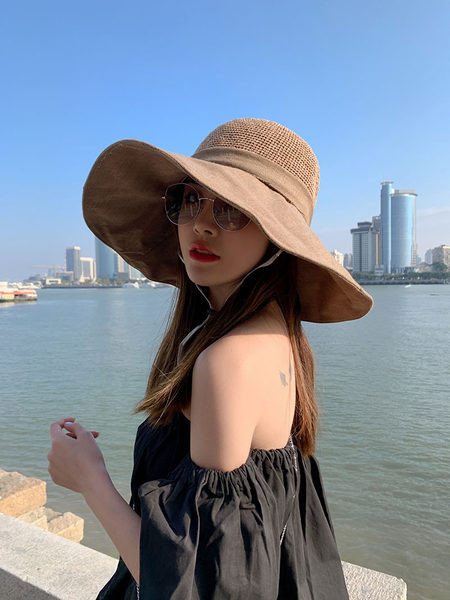 Šešir za sunčanje s velikim obodom i vrpcom