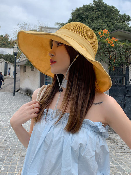 Šešir za sunčanje s velikim obodom i vrpcom