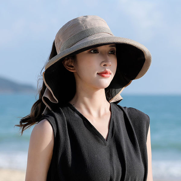 Laia äärega naiste suvine müts