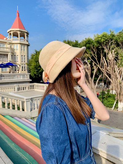 Naiste vabaaja müts paela ja väikese äärega