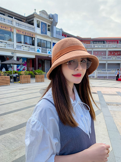 Naiste vabaaja müts paela ja väikese äärega