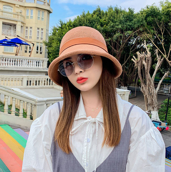 Naiste vabaaja müts paela ja väikese äärega