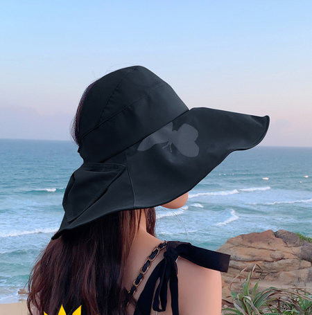 Šešir u više boja sa resama