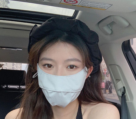 Uue mudeli laia äärega visiir