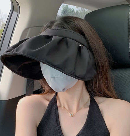 Uue mudeli laia äärega visiir