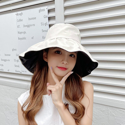 Γυναικείο καπέλο με μεγάλο γείσο κατάλληλο για την παραλία