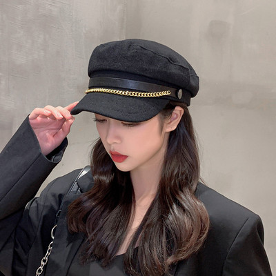 Γυναικεία τσάντα μπερέ με μεταλλική αλυσίδα