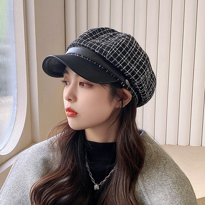 Γυναικεία τσάντα μπερέ με μεταλλική αλυσίδα