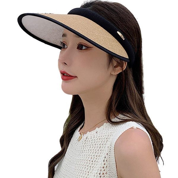 Suure äärega naiste müts