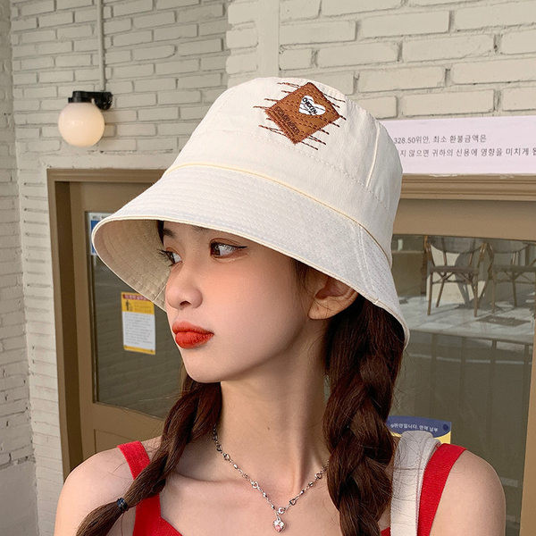 Ženska kapa sa vezom - četiri boje