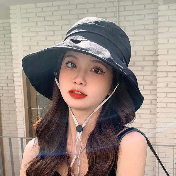 Naiste müts lipsude ja narmastega – mitut värvi