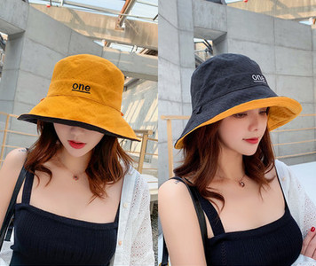 Γυναικείο καπέλο σε πολλά χρώματα με επιγραφή