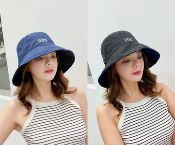 Γυναικείο καπέλο σε πολλά χρώματα με επιγραφή